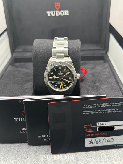 Tudor black bay pro GMT