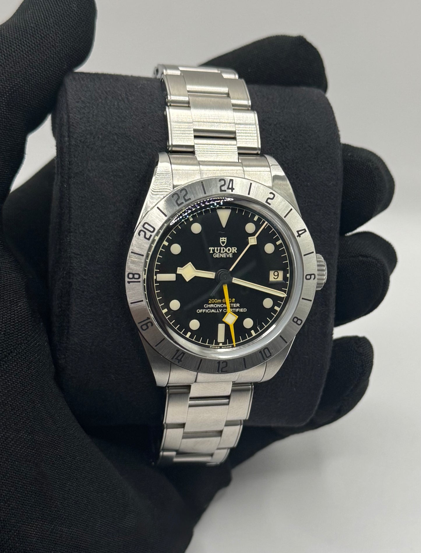 Tudor black bay pro GMT