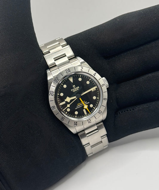 Tudor black bay pro GMT